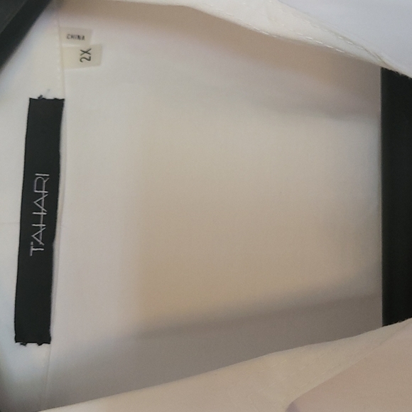 Tahari size 2X white long sleeve blouse - Picture 3 of 4